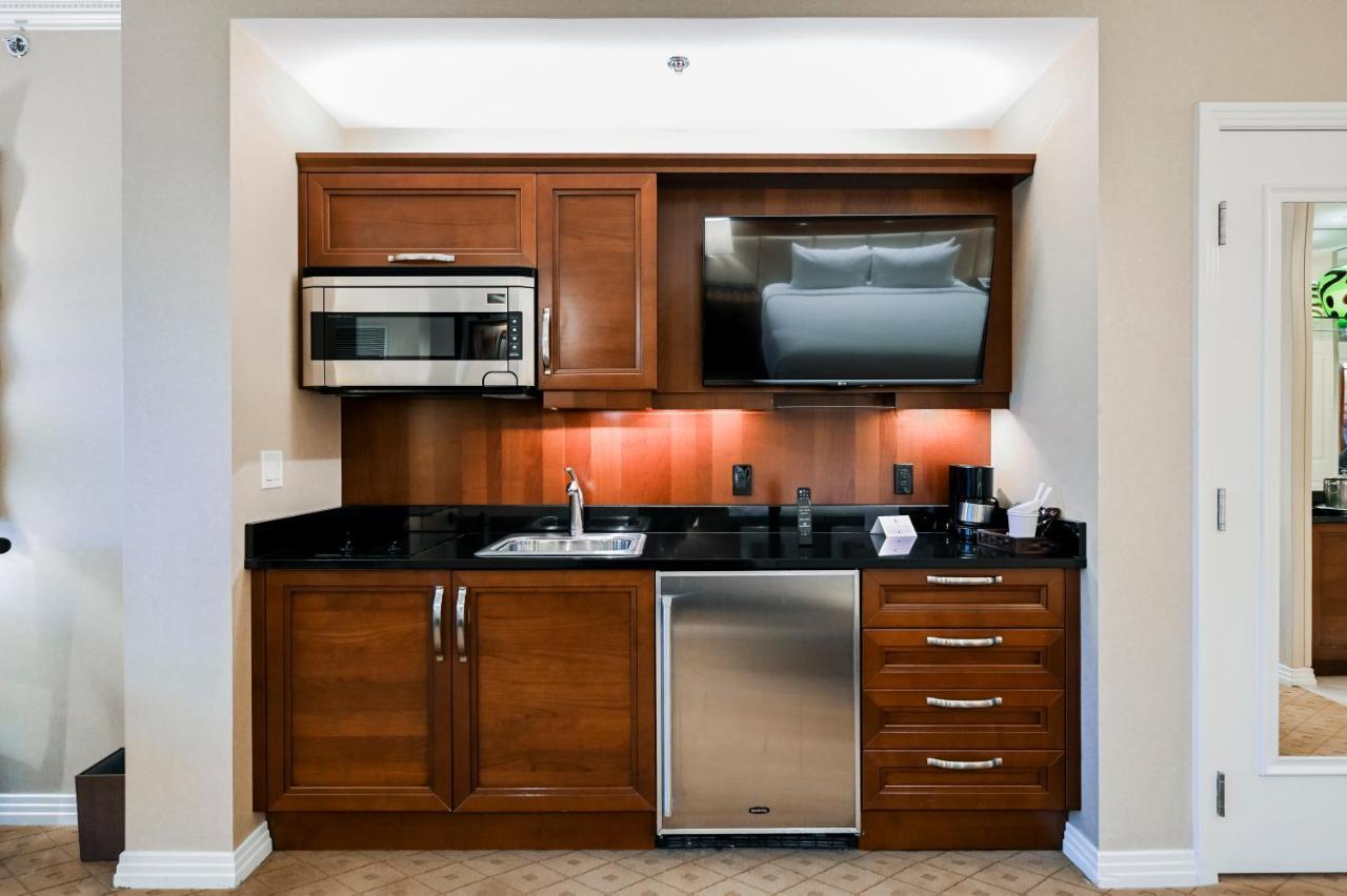 Penthouse Suite With Strip View At The Signature At Mgm Grand Лас-Вегас Экстерьер фото