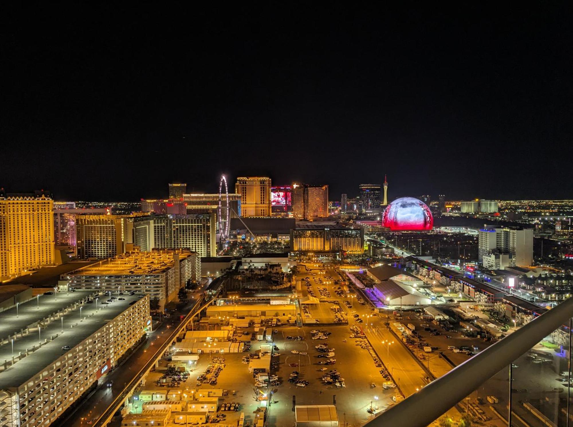 Penthouse Suite With Strip View At The Signature At Mgm Grand Лас-Вегас Экстерьер фото